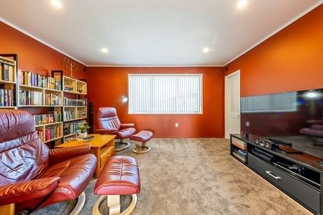 Photo of property in 10 Bothwell Place, Pahurehure, Papakura, 2113