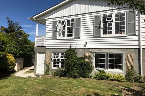 Photo of property in 11 Khouri Avenue, Karori, Wellington, 6012