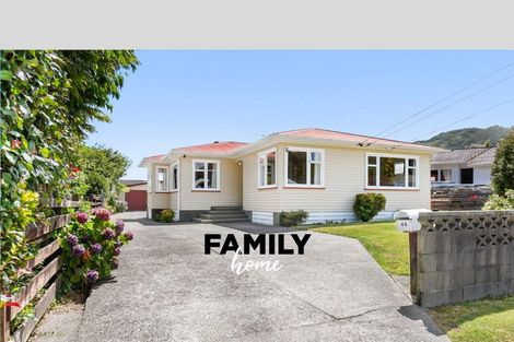 Photo of property in 44 Russell Road, Wainuiomata, Lower Hutt, 5014