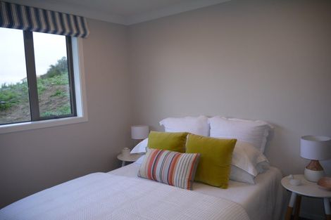 Photo of property in 25 Grumman Lane, Newlands, Wellington, 6037