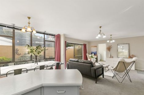 Photo of property in 4 Macalister Place, Miramar, Wellington, 6022