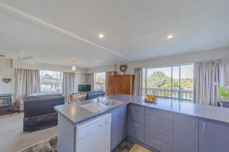 Photo of property in 10 Leeton Drive, Waipukurau, 4200