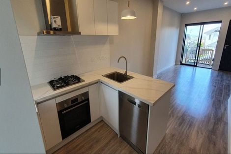 Photo of property in 2/6 Hepburn Road, Glendene, Auckland, 0602