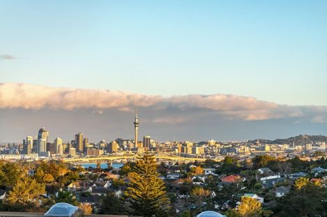 Photo of property in 4/8 City View Terrace, Birkenhead, Auckland, 0626