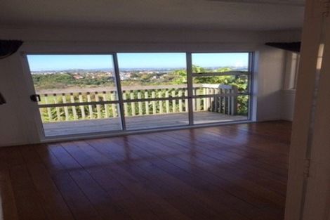 Photo of property in 36 Howard Road, Northcote, Auckland, 0627