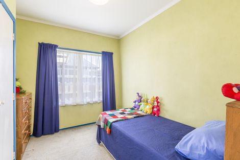 Photo of property in 73 Hutchinson Avenue, New Lynn, Auckland, 0600