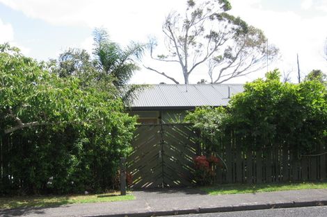 Photo of property in 25 Oruamo Place, Beach Haven, Auckland, 0626