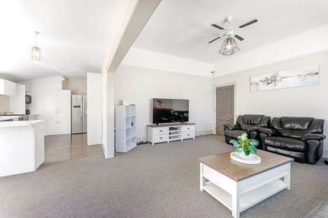 Photo of property in 62 Northcote Road, Northcote, Christchurch, 8052