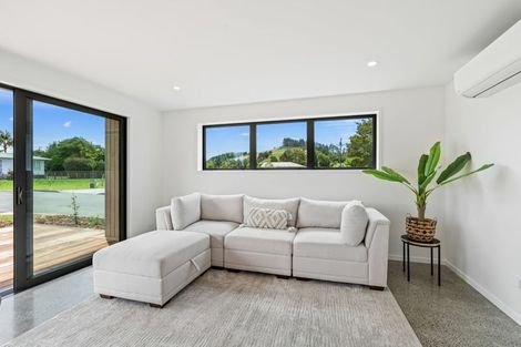 Photo of property in 1 Cherry Tree Lane, Glenbervie, 0173