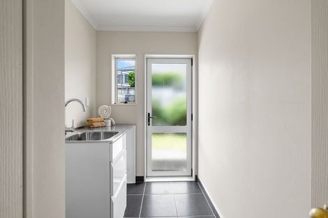 Photo of property in 27 Oteki Park Drive, Welcome Bay, Tauranga, 3112