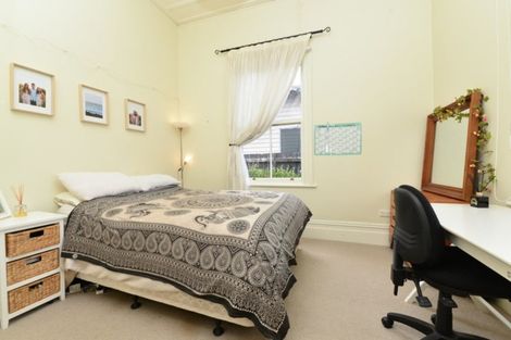 Photo of property in 8 Queen Street, Cambridge, 3434