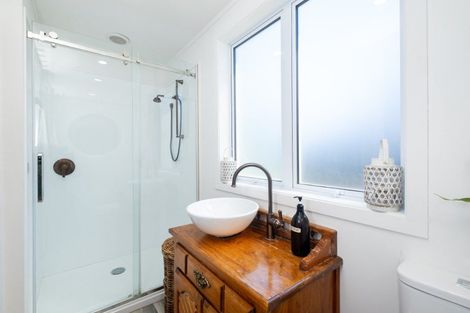 Photo of property in 323 Clifton Road, Te Awanga, 4102