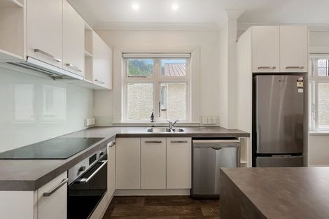 Photo of property in 528 Evans Bay Parade, Hataitai, Wellington, 6021