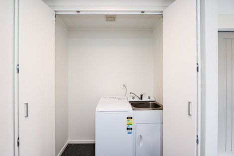 Photo of property in 56 Exeter Crescent, Takaro, Palmerston North, 4412