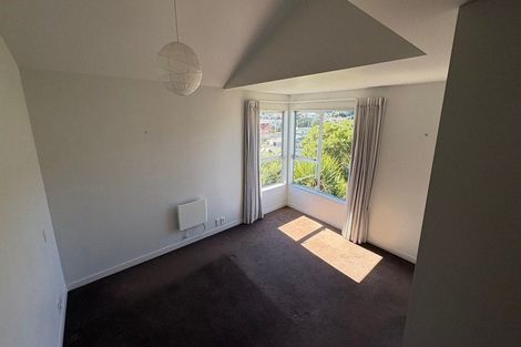 Photo of property in 10/3 Severn Street, Island Bay, Wellington, 6023