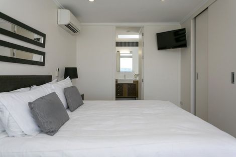 Photo of property in 225 Lake Terrace, Waipahihi, Taupo, 3330