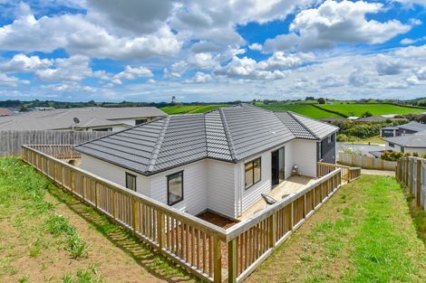 Photo of property in 135 Isabella Drive, Pukekohe, 2120