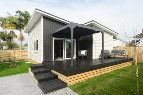 Photo of property in 8a Cuba Street, Takaro, Palmerston North, 4412