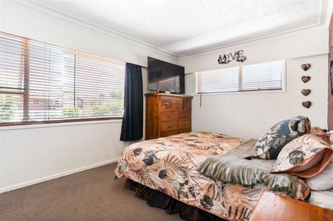 Photo of property in 36 Cascades Road, Pakuranga Heights, Auckland, 2010