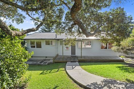 Photo of property in 17 Holt Avenue, Torbay, Auckland, 0630