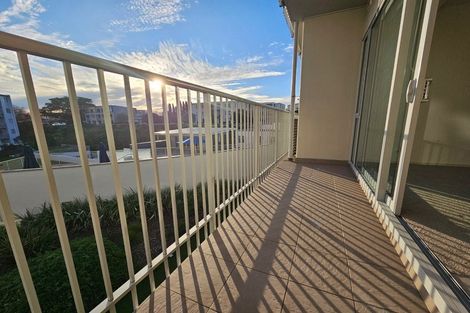 Photo of property in Shoal Haven Apartments, 305c/130 Anzac Street, Takapuna, Auckland, 0622