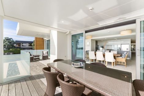 Photo of property in 154 Marine Parade, Mount Maunganui, 3116