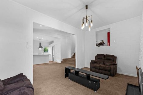 Photo of property in 192 Henderson Valley Road, Henderson, Auckland, 0612