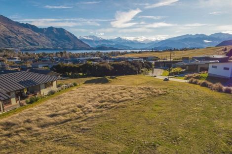 Photo of property in 7 Karearea Rise, Wanaka, 9305