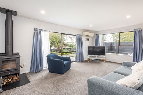 Photo of property in 18 Lowry Avenue, Redwood, Christchurch, 8051