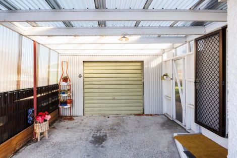 Photo of property in 74 Shamrock Street, Takaro, Palmerston North, 4412