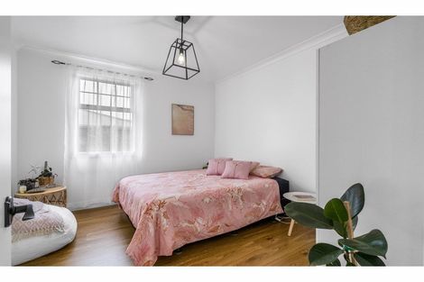 Photo of property in 28 Ocean Beach Road, Bluff, 9814