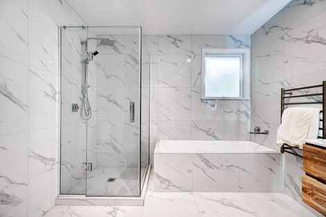 Photo of property in 51 Fitzwater Place, Henderson, Auckland, 0612