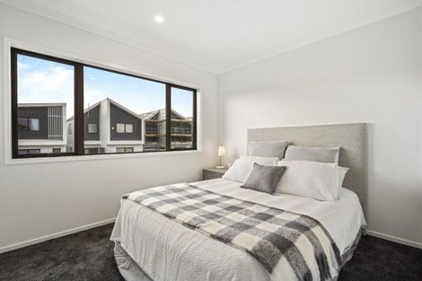 Photo of property in 33 Bristol Freighter Road, Hobsonville, 0616