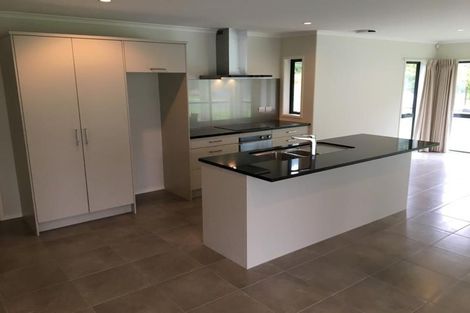 Photo of property in 33 Crabb Fields Lane, Riverhead, 0820