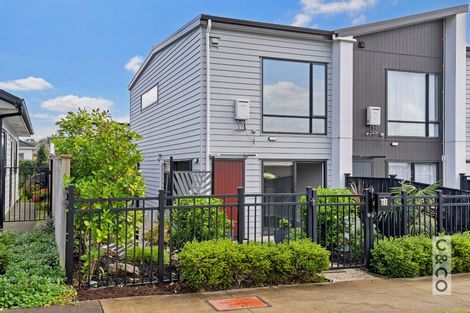 Photo of property in 2e Vinistra Road, Kumeu, 0810