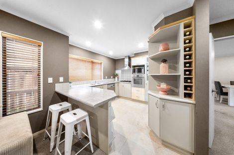 Photo of property in 15 Lilybank Crescent, East Tamaki, Auckland, 2013
