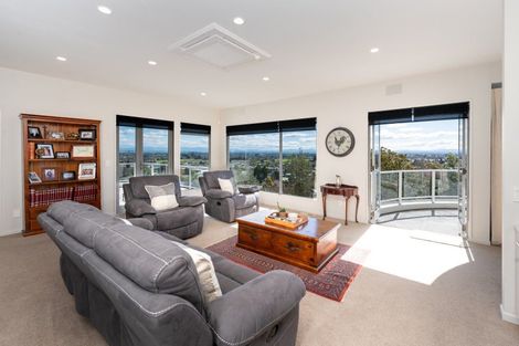Photo of property in 14 Woodford Heights, Havelock North, 4130