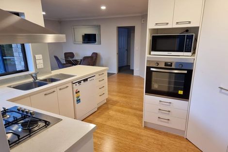 Photo of property in 55 Newbliss Crescent, East Tamaki Heights, Auckland, 2016