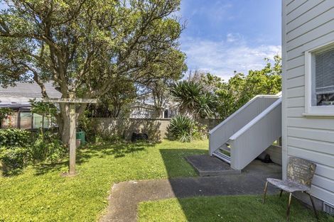Photo of property in 139u1 Queens Drive, Lyall Bay, Wellington, 6022