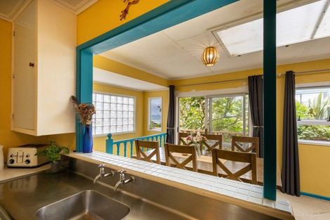 Photo of property in 63 Sea View Road, Baylys Beach, 0377