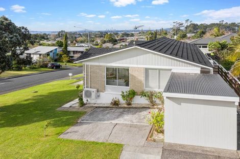 Photo of property in 1/49 Manhattan Heights, Glendene, Auckland, 0602