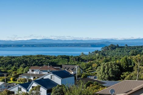 Photo of property in 102 Wakeman Road, Acacia Bay, Taupo, 3330