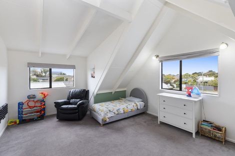 Photo of property in 64 Effingham Street, North New Brighton, Christchurch, 8083