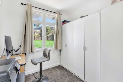 Photo of property in 16 Alberta Road, Glen Avon, New Plymouth, 4312