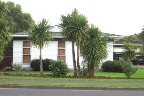 Photo of property in 14 Border Road, Henderson, Auckland, 0612