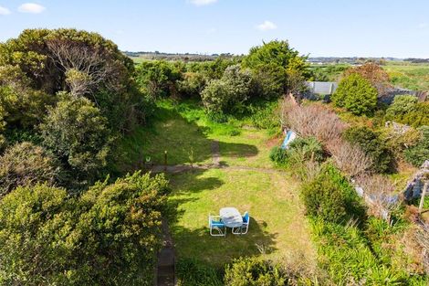 Photo of property in 128 Cornfoot Street, Castlecliff, Whanganui, 4501
