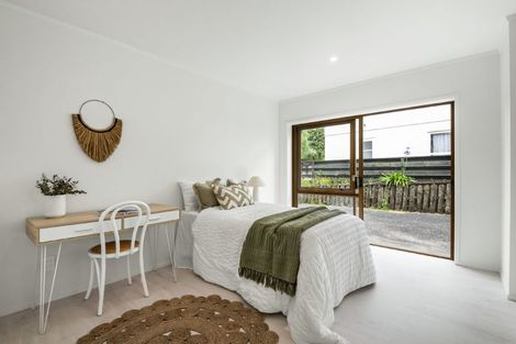 Photo of property in 1/27 Knightsbridge Drive, Forrest Hill, Auckland, 0620