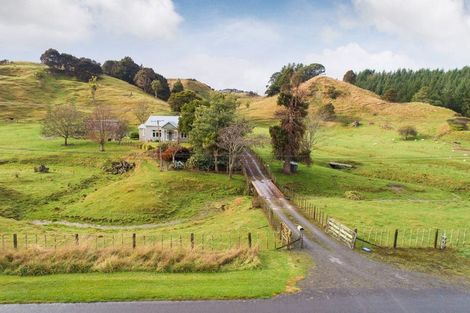 Photo of property in 56 Ongo Road, Hunterville, 4730