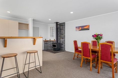 Photo of property in 5 Edgewater Grove, Whakatane, 3120