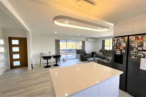 Photo of property in 35 Leaver Place, Weymouth, Auckland, 2103